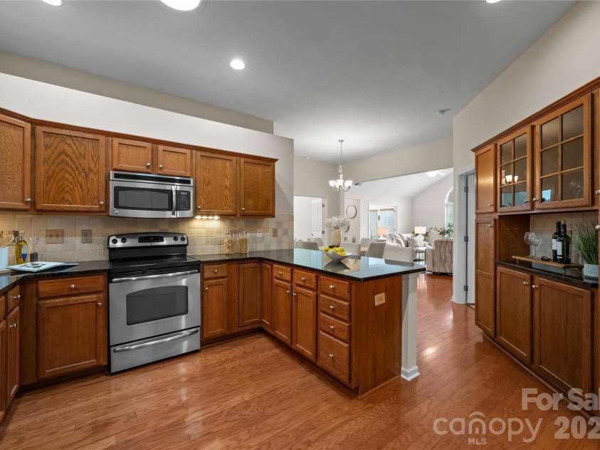 2304 Coltsview Lane, Matthews, NC 28105.  MLS# CAR4335560, YatesRealty ID 4089. 