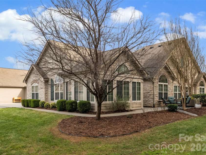 2304 Coltsview Lane, Matthews, NC 28105.  MLS# CAR4335560, YatesRealty ID 4089. 