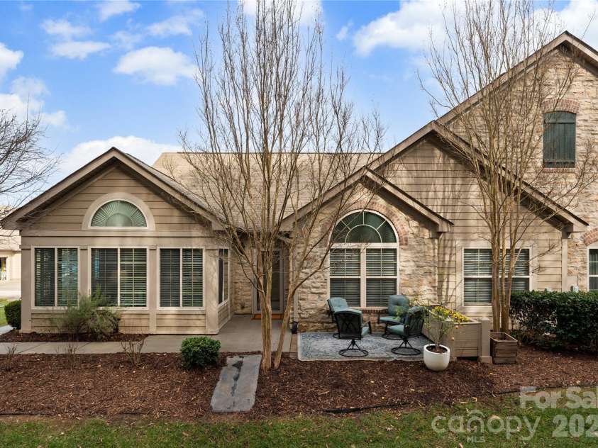 2304 Coltsview Lane, Matthews, NC 28105.  MLS# CAR4335560, YatesRealty ID 4089. 