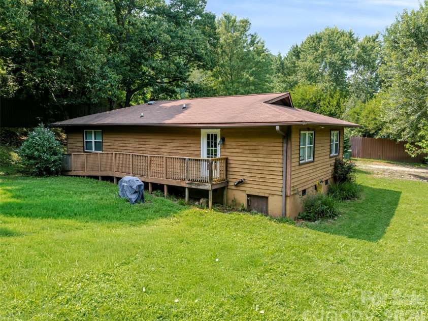 2100 Pisgah Highway, Candler, NC 28715.  MLS# CAR4407732, YatesRealty ID 40894. 