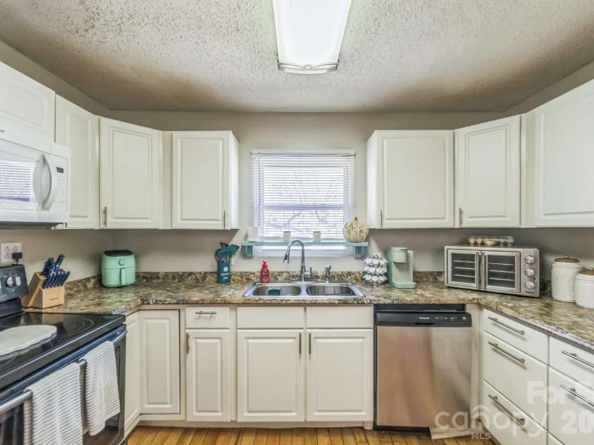 2100 Pisgah Highway, Candler, NC 28715.  MLS# CAR4407732, YatesRealty ID 40894. 