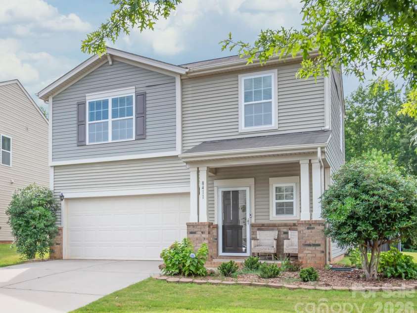 8411 Romana Red Lane, Charlotte, NC 28213.  MLS# CAR4406606, YatesRealty ID 40895. 