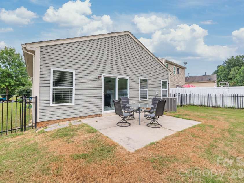 8411 Romana Red Lane, Charlotte, NC 28213.  MLS# CAR4406606, YatesRealty ID 40895. Patio ready for entertaining