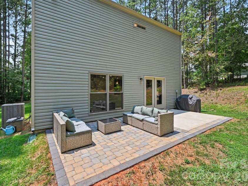 1366 High Shoals Road, Lincolnton, NC 28092.  MLS# CAR4408054, YatesRealty ID 40896. 