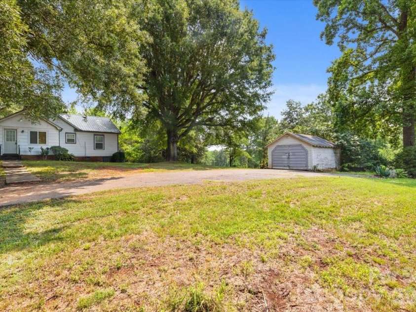 1751 NC 10 Highway, Newton, NC 28658.  MLS# CAR4407495, YatesRealty ID 40897. 