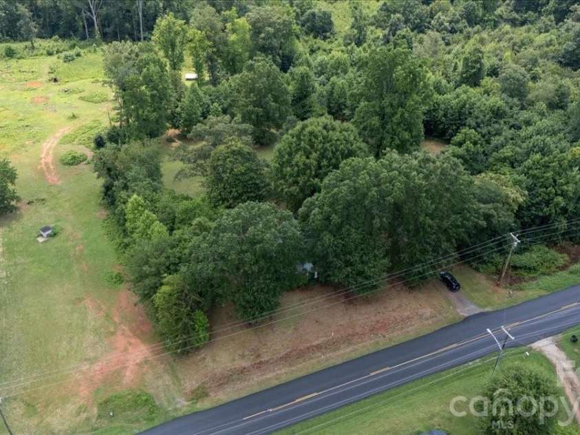 1751 NC 10 Highway, Newton, NC 28658.  MLS# CAR4407495, YatesRealty ID 40897. 