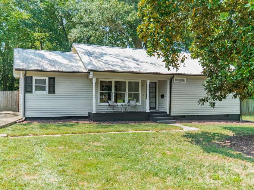 109 Leroy Street, Fort Mill, SC 29715.  MLS# CAR4403602, YatesRealty ID 40898. 