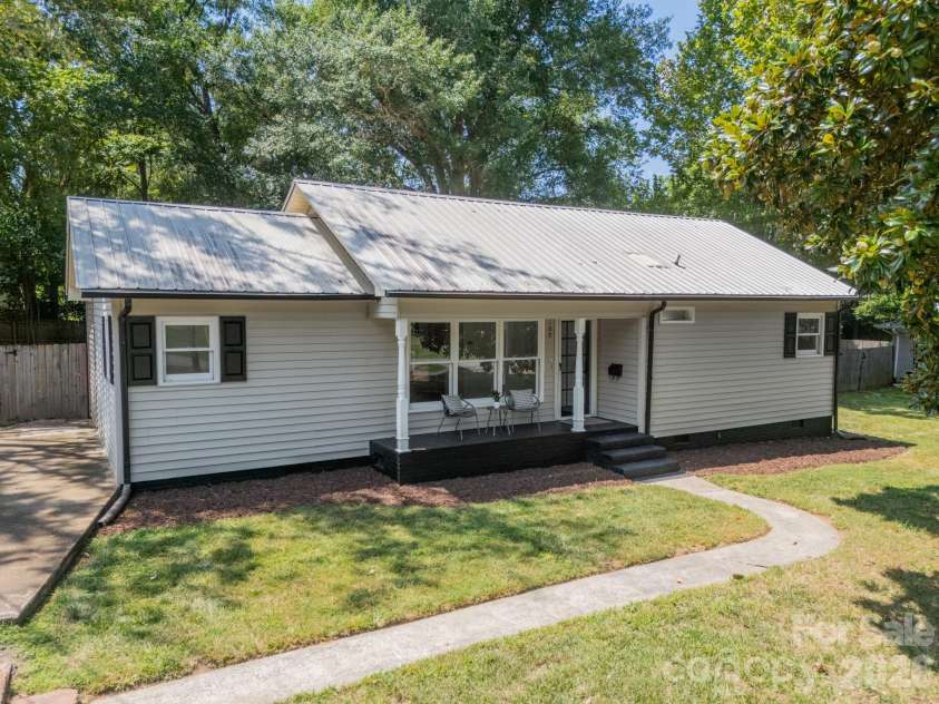 109 Leroy Street, Fort Mill, SC 29715.  MLS# CAR4403602, YatesRealty ID 40898. 