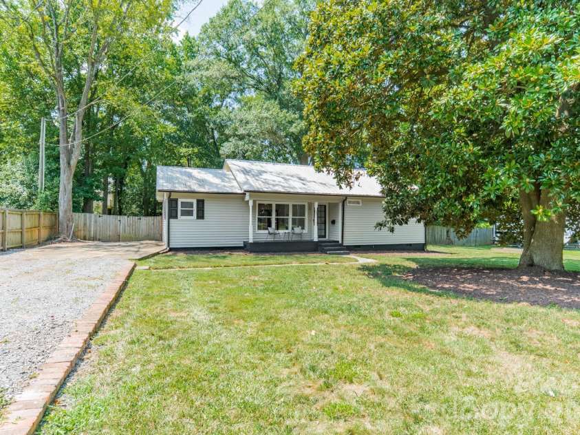 109 Leroy Street, Fort Mill, SC 29715.  MLS# CAR4403602, YatesRealty ID 40898. 