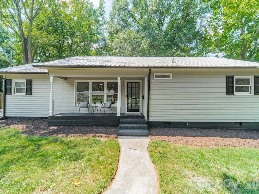 109 Leroy Street, Fort Mill, SC 29715.  MLS# CAR4403602, YatesRealty ID 40898. 