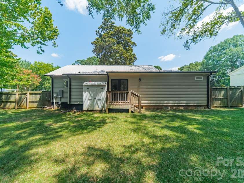 109 Leroy Street, Fort Mill, SC 29715.  MLS# CAR4403602, YatesRealty ID 40898. 