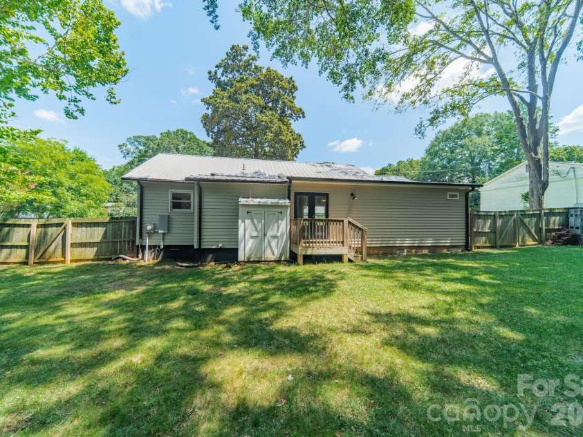 109 Leroy Street, Fort Mill, SC 29715.  MLS# CAR4403602, YatesRealty ID 40898. 