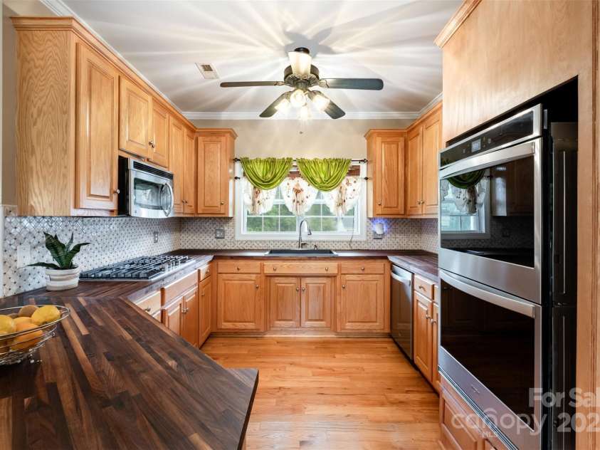 1000 Creekside Drive, Lincolnton, NC 28092.  MLS# CAR4307448, YatesRealty ID 409. 