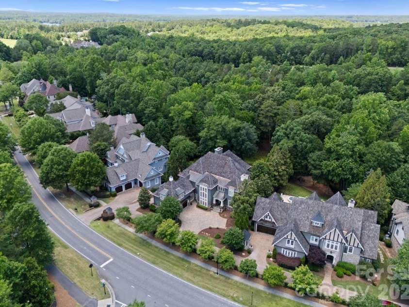 13837 Grand Palisades Parkway, Charlotte, NC 28278.  MLS# CAR4342689, YatesRealty ID 4090. 