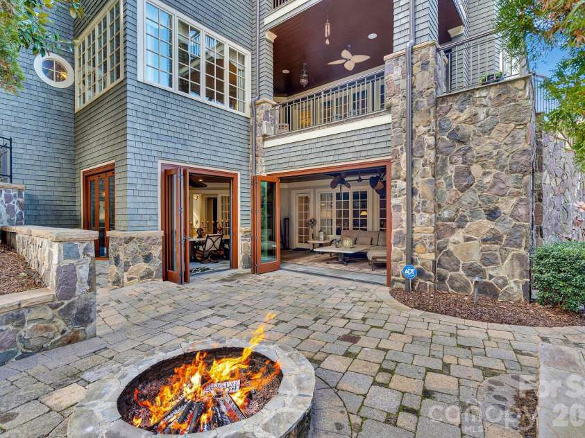 13837 Grand Palisades Parkway, Charlotte, NC 28278.  MLS# CAR4342689, YatesRealty ID 4090. 