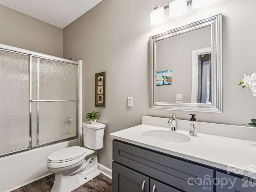 8577 Highland Glen Drive, Charlotte, NC 28269.  MLS# CAR4342480, YatesRealty ID 4090. 