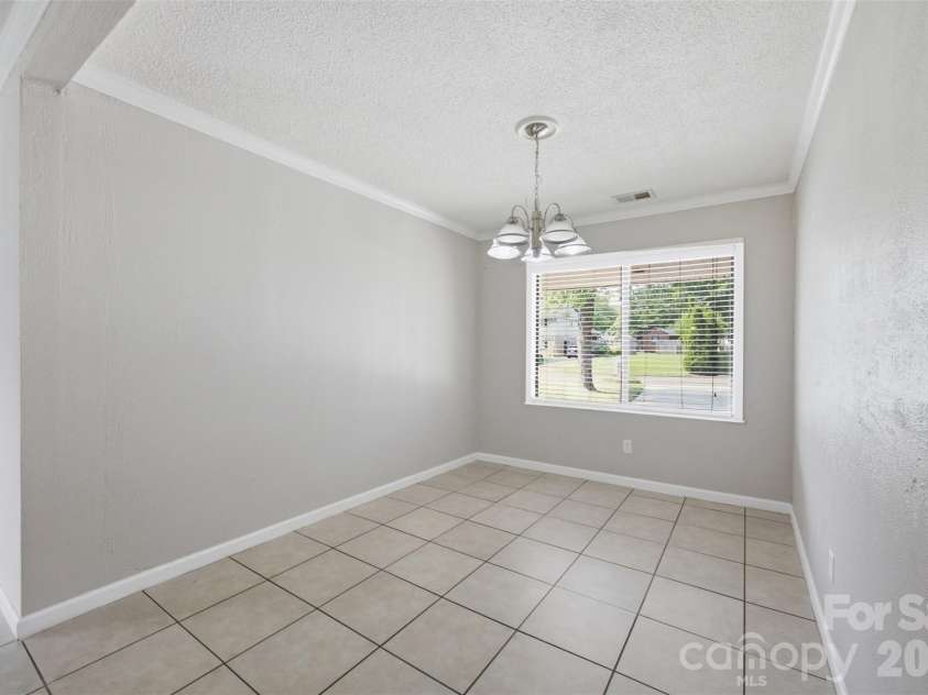 416 King John Circle, Gastonia, NC 28056.  MLS# CAR4404424, YatesRealty ID 40902. 