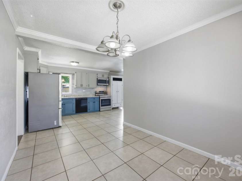 416 King John Circle, Gastonia, NC 28056.  MLS# CAR4404424, YatesRealty ID 40902. 
