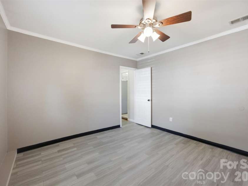 416 King John Circle, Gastonia, NC 28056.  MLS# CAR4404424, YatesRealty ID 40902. 