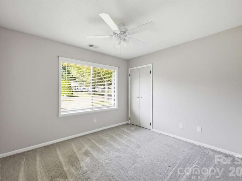 416 King John Circle, Gastonia, NC 28056.  MLS# CAR4404424, YatesRealty ID 40902. 