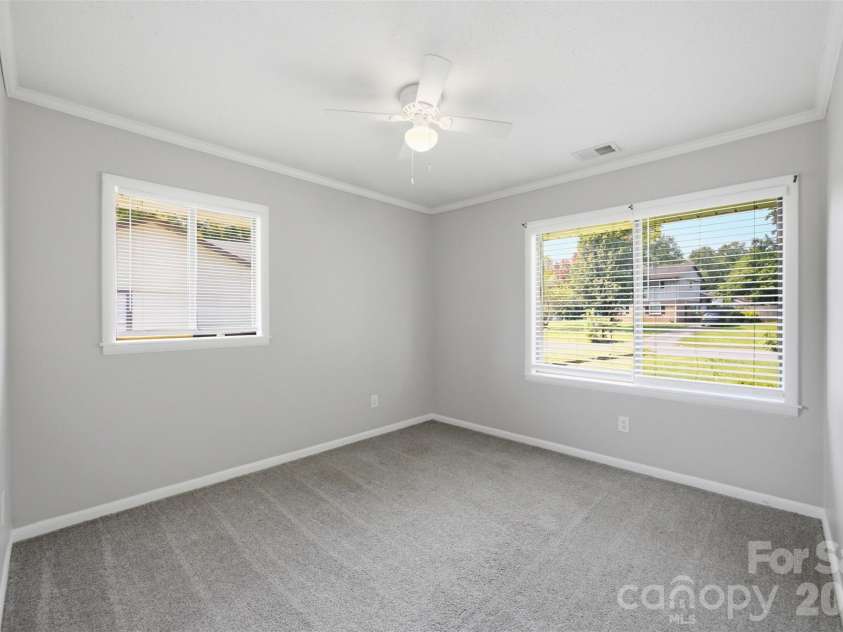 416 King John Circle, Gastonia, NC 28056.  MLS# CAR4404424, YatesRealty ID 40902. 