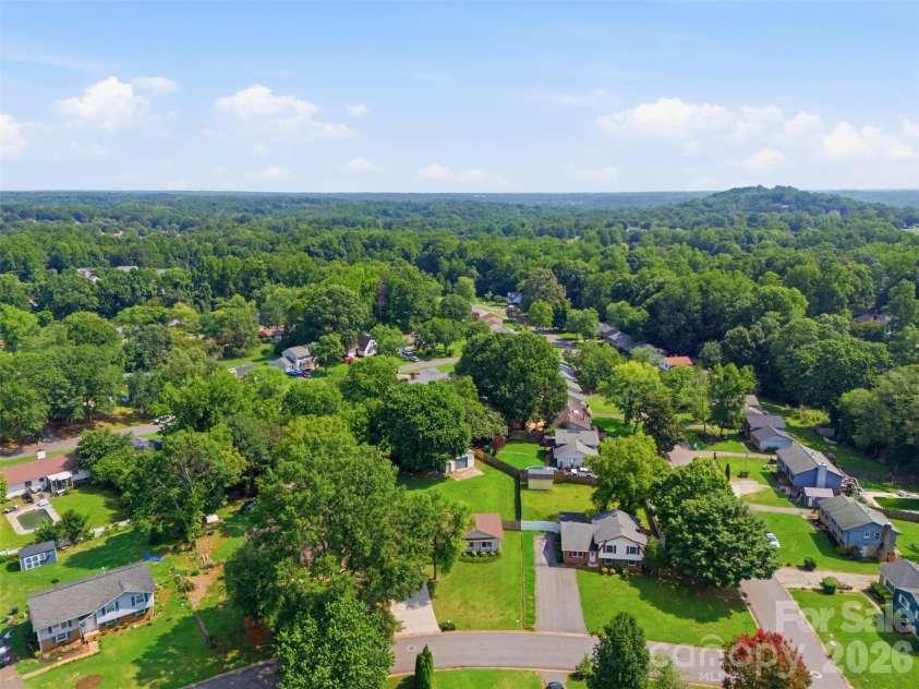416 King John Circle, Gastonia, NC 28056.  MLS# CAR4404424, YatesRealty ID 40902. 