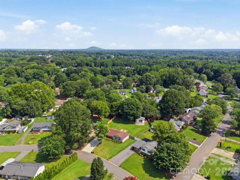 416 King John Circle, Gastonia, NC 28056.  MLS# CAR4404424, YatesRealty ID 40902. 