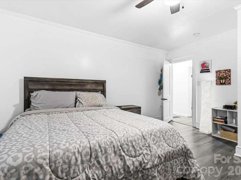 1921 4th Street, Hickory, NC 28602.  MLS# CAR4407639, YatesRealty ID 40903. 