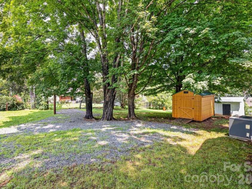 1921 4th Street, Hickory, NC 28602.  MLS# CAR4407639, YatesRealty ID 40903. 