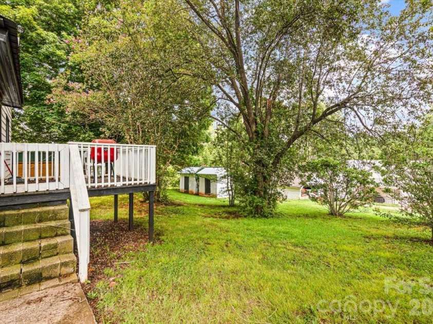 1921 4th Street, Hickory, NC 28602.  MLS# CAR4407639, YatesRealty ID 40903. 
