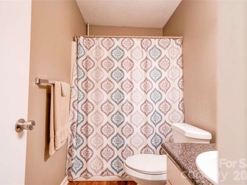 1014 Yancey Street, Shelby, NC 28150.  MLS# CAR4408241, YatesRealty ID 40904. Bathroom 2
