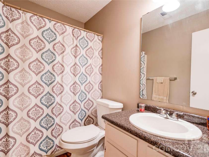 1014 Yancey Street, Shelby, NC 28150.  MLS# CAR4408241, YatesRealty ID 40904. Bathroom 2