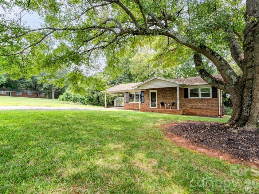 1014 Yancey Street, Shelby, NC 28150.  MLS# CAR4408241, YatesRealty ID 40904. Front View