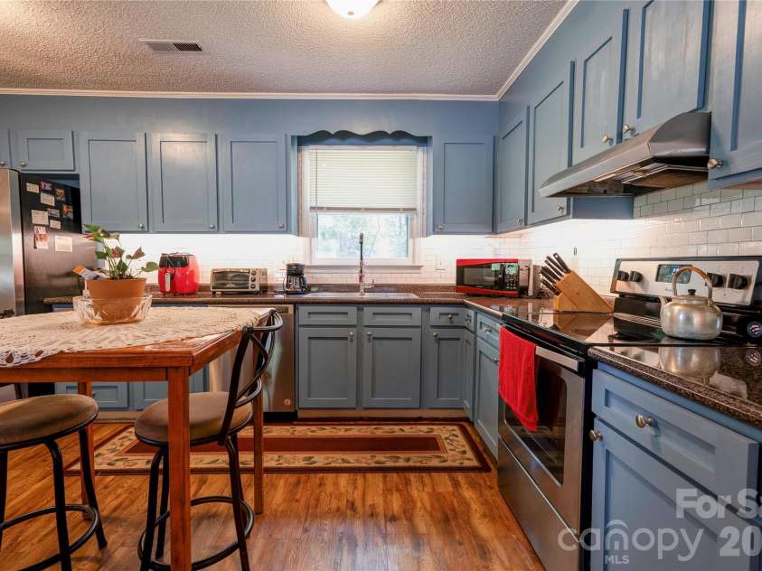 1014 Yancey Street, Shelby, NC 28150.  MLS# CAR4408241, YatesRealty ID 40904. Kitchen