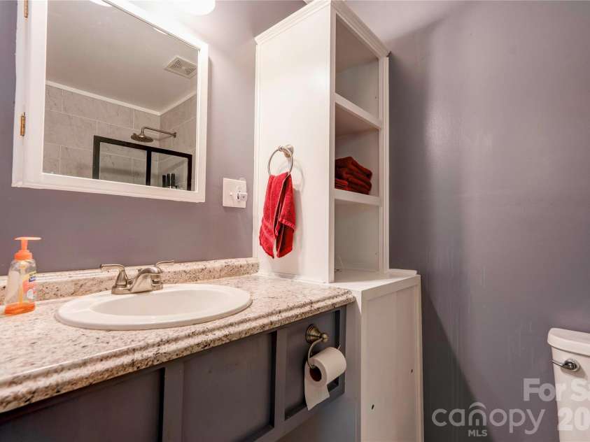 1014 Yancey Street, Shelby, NC 28150.  MLS# CAR4408241, YatesRealty ID 40904. Primary Bath