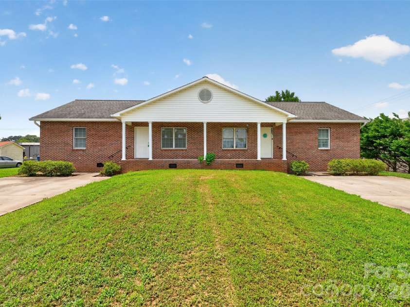 1535 & 1537 23rd Street, Hickory, NC 28601.  MLS# CAR4408693, YatesRealty ID 40905. 