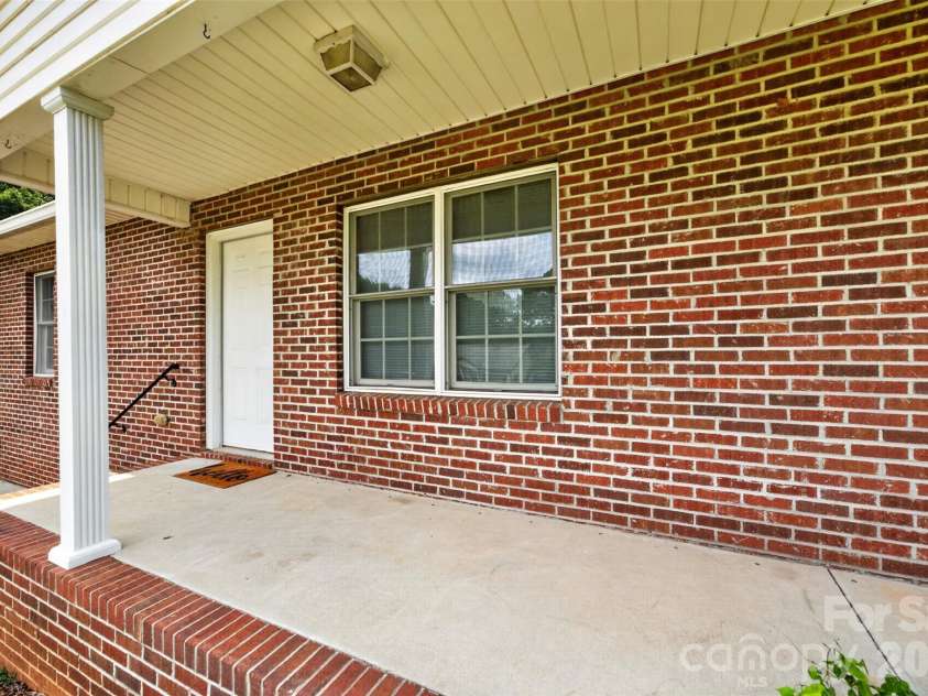 1535 & 1537 23rd Street, Hickory, NC 28601.  MLS# CAR4408693, YatesRealty ID 40905. 