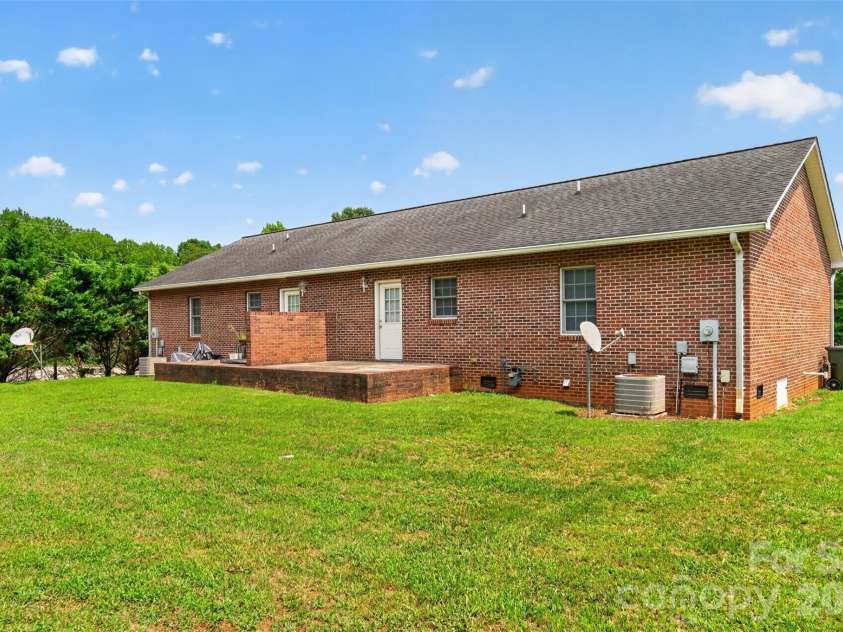 1535 & 1537 23rd Street, Hickory, NC 28601.  MLS# CAR4408693, YatesRealty ID 40905. 