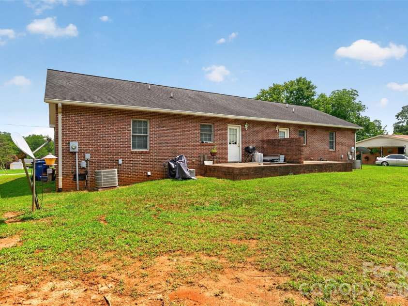 1535 & 1537 23rd Street, Hickory, NC 28601.  MLS# CAR4408693, YatesRealty ID 40905. 