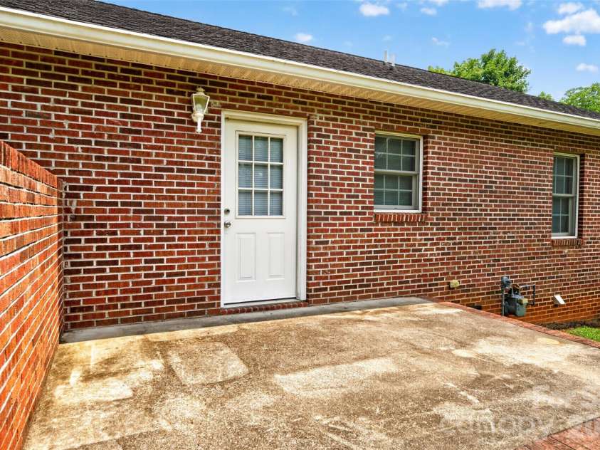 1535 & 1537 23rd Street, Hickory, NC 28601.  MLS# CAR4408693, YatesRealty ID 40905. 