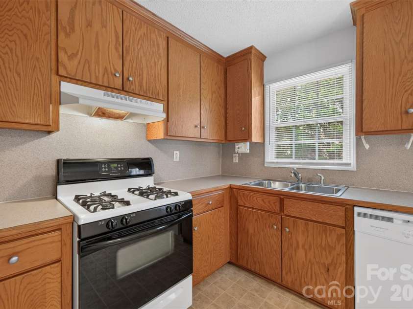 1535 & 1537 23rd Street, Hickory, NC 28601.  MLS# CAR4408693, YatesRealty ID 40905. 