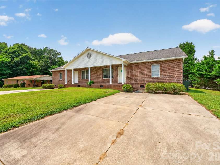 1535 & 1537 23rd Street, Hickory, NC 28601.  MLS# CAR4408693, YatesRealty ID 40905. 