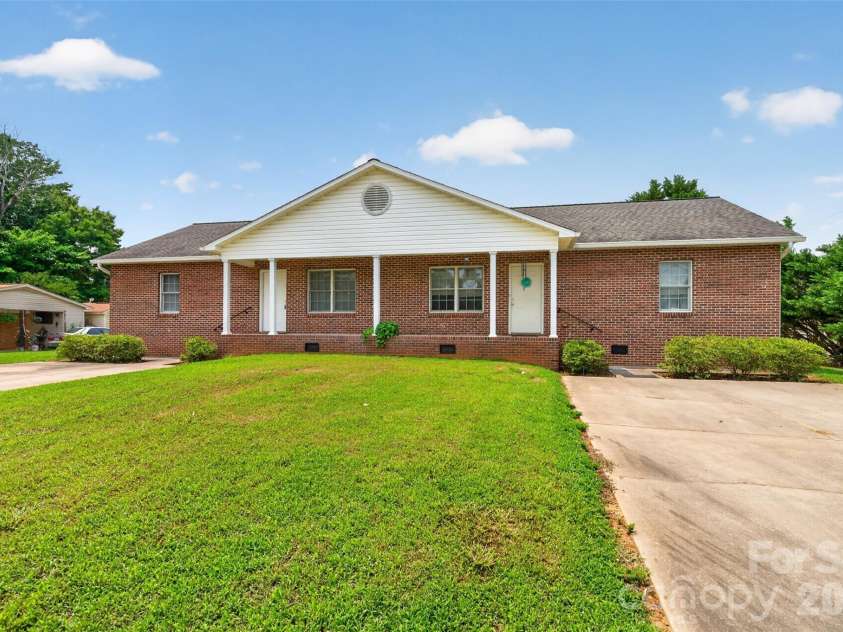 1535 & 1537 23rd Street, Hickory, NC 28601.  MLS# CAR4408693, YatesRealty ID 40905. 