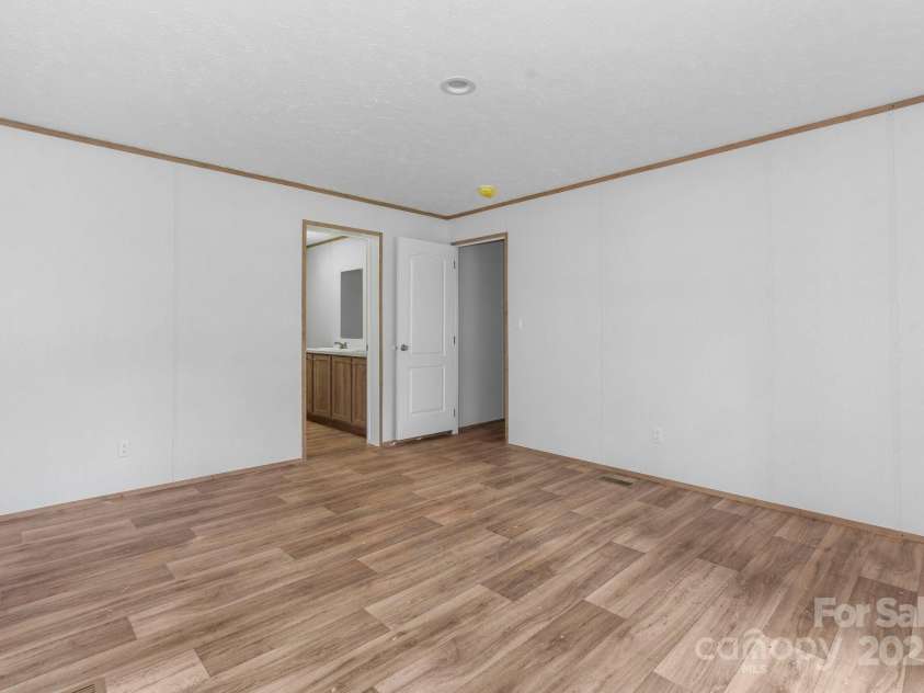 1231 Betterbrook Lane, Lincolnton, NC 28092.  MLS# CAR4293484, YatesRealty ID 40906. 