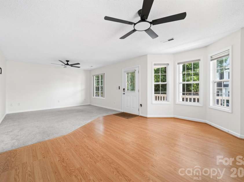 524 Jakes Ridge Lane, Mooresville, NC 28115.  MLS# CAR4409369, YatesRealty ID 40906. 