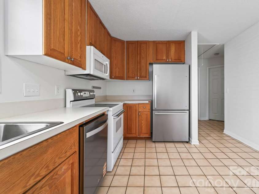 524 Jakes Ridge Lane, Mooresville, NC 28115.  MLS# CAR4409369, YatesRealty ID 40906. 