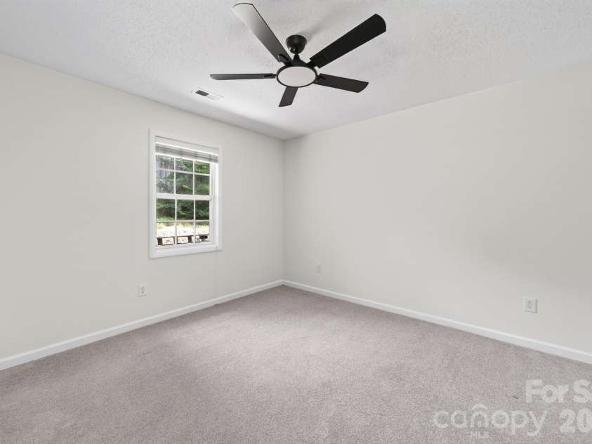 524 Jakes Ridge Lane, Mooresville, NC 28115.  MLS# CAR4409369, YatesRealty ID 40906. 