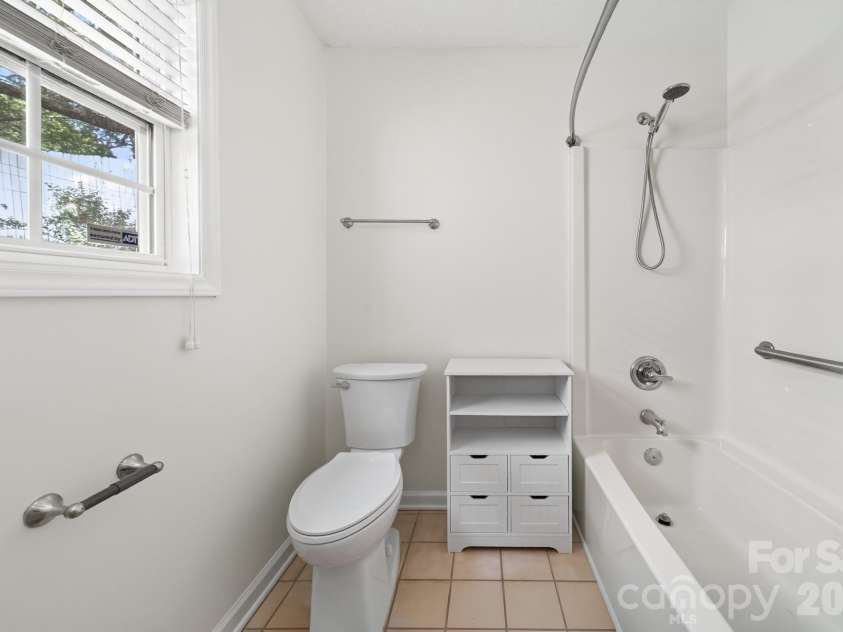 524 Jakes Ridge Lane, Mooresville, NC 28115.  MLS# CAR4409369, YatesRealty ID 40906. 