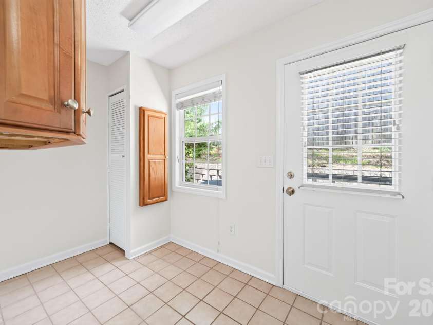 524 Jakes Ridge Lane, Mooresville, NC 28115.  MLS# CAR4409369, YatesRealty ID 40906. 