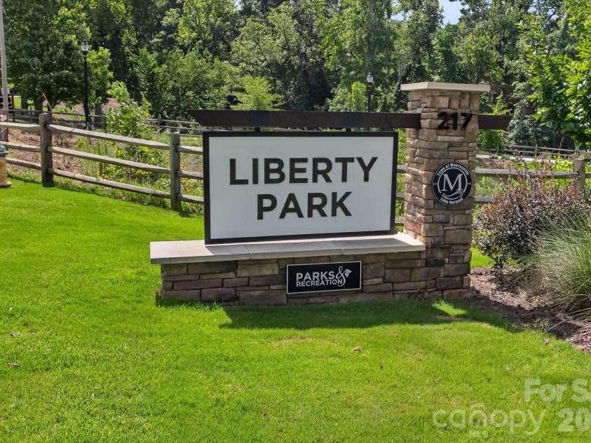 524 Jakes Ridge Lane, Mooresville, NC 28115.  MLS# CAR4409369, YatesRealty ID 40906. 